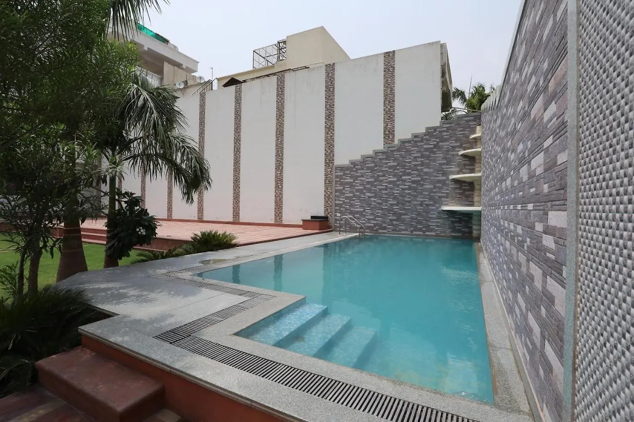 Hotel Marc Royal Agra
