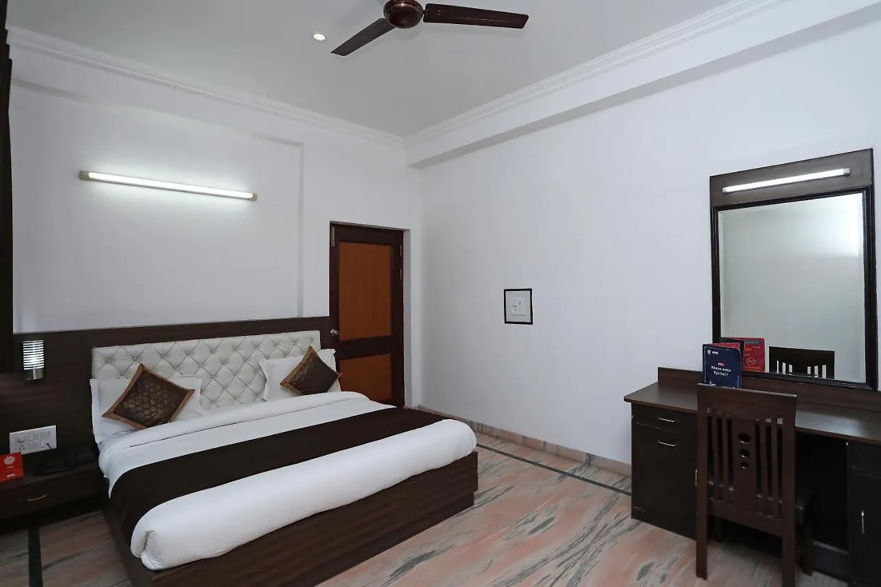 Hotel Marc Royal Agra  3*, Agra (Uttar Pradesh)