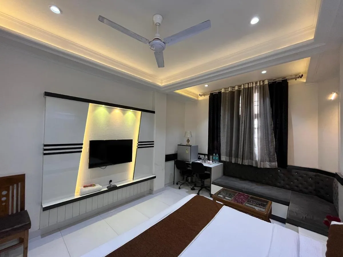 Hotel Marc Royal Agra  3*, Agra (Uttar Pradesh)