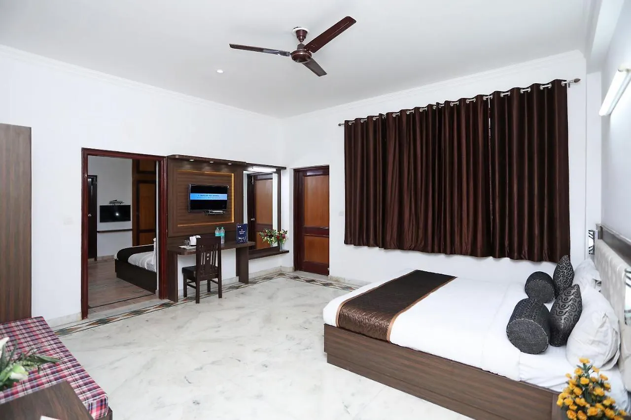 Hotel Marc Royal Agra  3*, Agra (Uttar Pradesh)